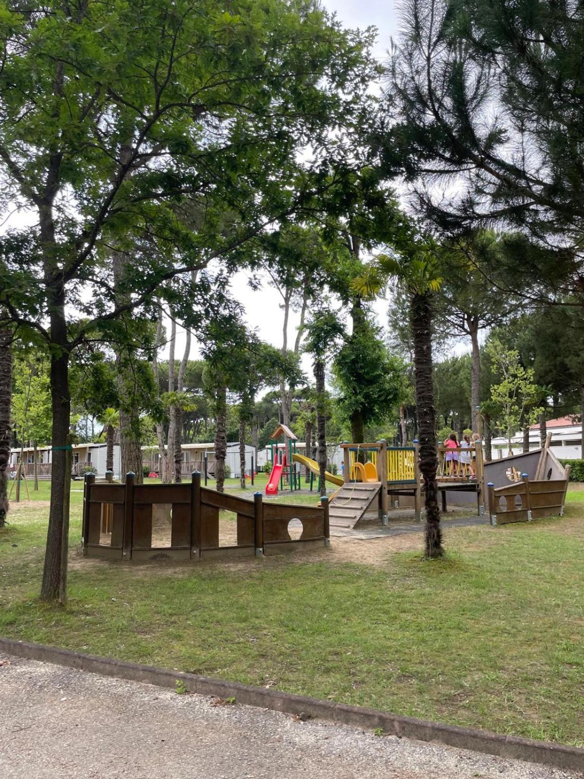 Happy Camp Mobile Homes In Camping Laguna Village Caorle Exterior foto