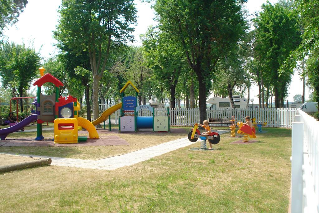 Happy Camp Mobile Homes In Camping Laguna Village Caorle Exterior foto