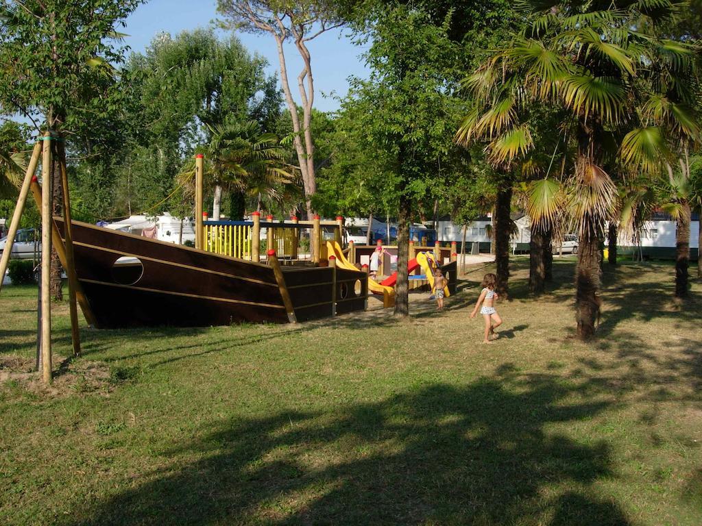 Happy Camp Mobile Homes In Camping Laguna Village Caorle Exterior foto